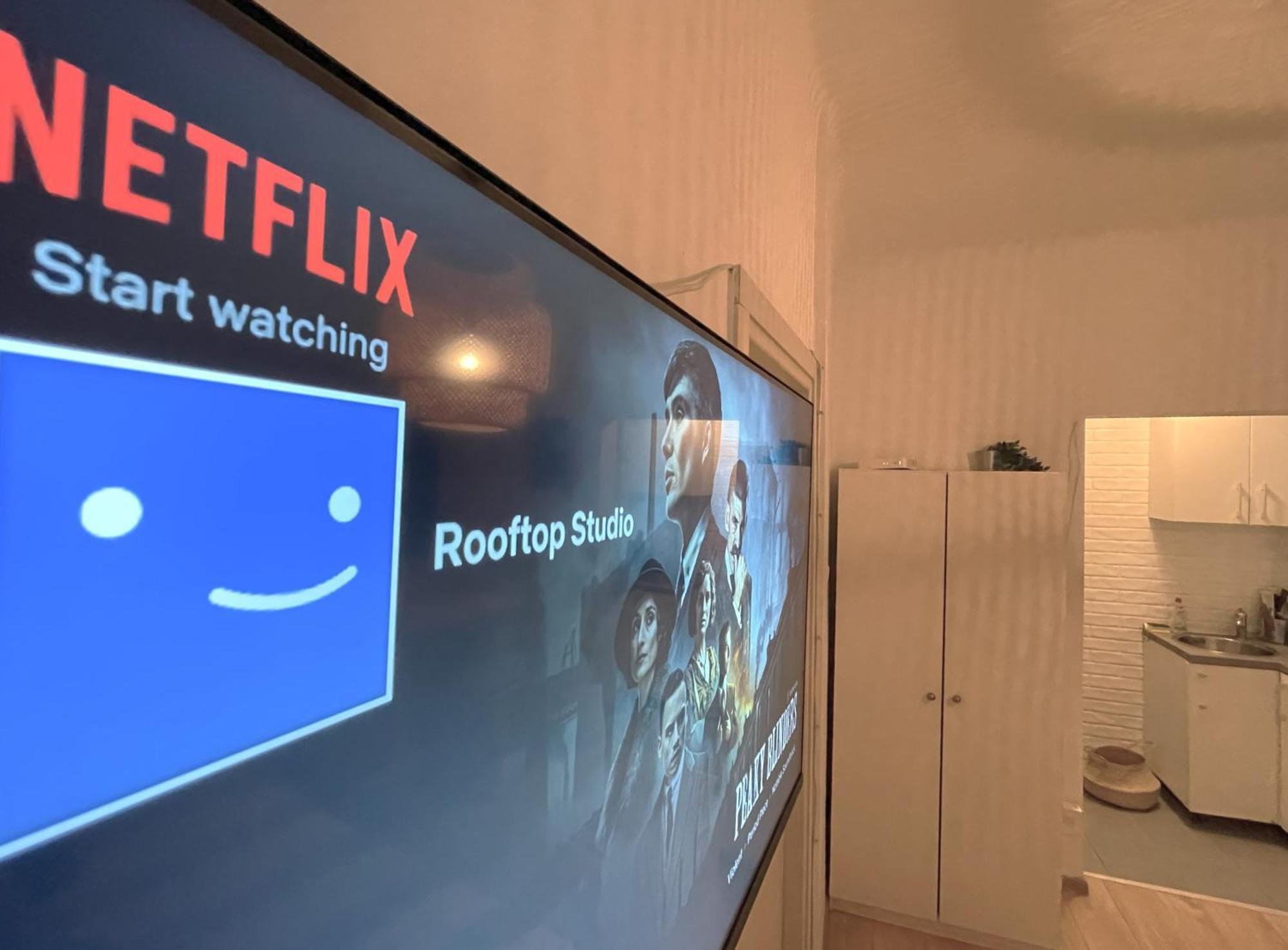 Rooftop In The Heart Of W Netflix Appartamento Bucarest